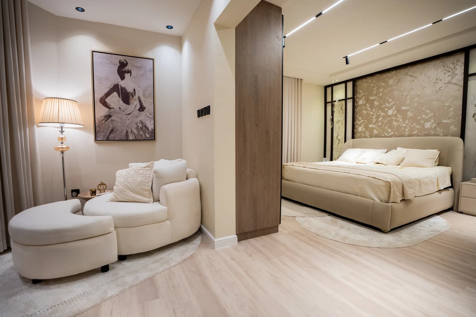 تفاصيل تجديد جناح غرفة النوم الرئيسية بالطراز الكلاسيكي الجديد